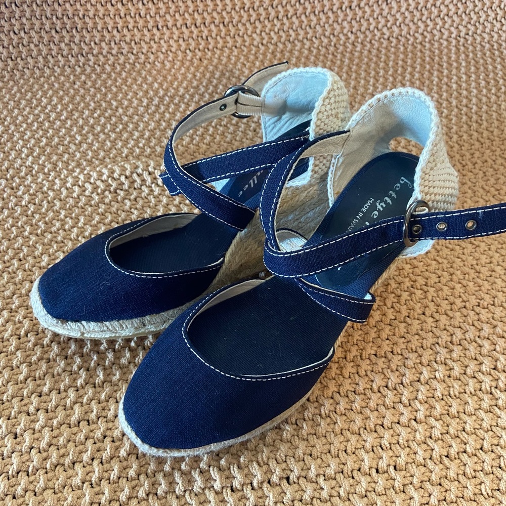 Bettye muller blue